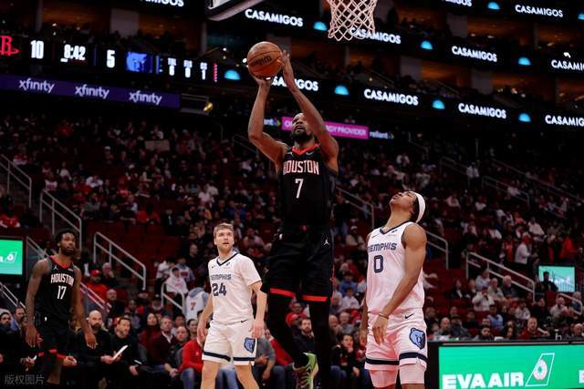 世界杯直播软件-拉锯战!火箭领先9分被反超:替补合计14中2,杜兰特12分7板